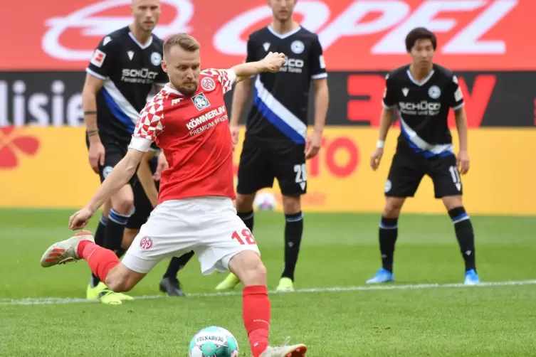 Torschütze gegen Bielefeld, nun angeschlagen: Daniel Brosinski. 