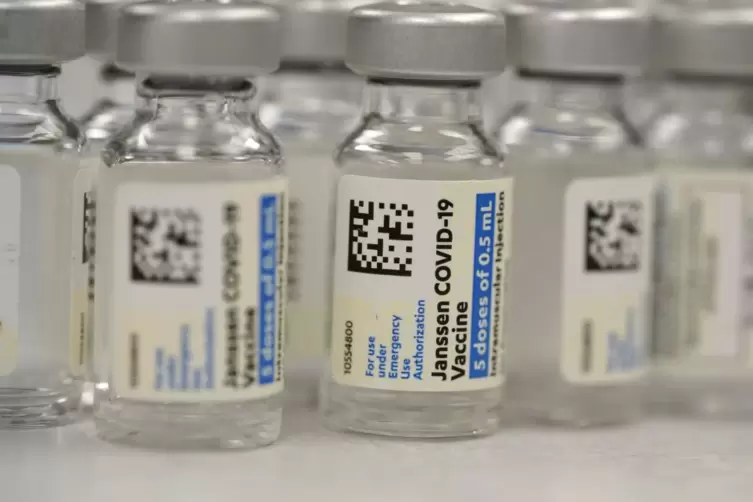  Der Corona-Impfstoff von Johnson & Johnson: In vier Fällen traten Thrombosen nach der Impfung auf.