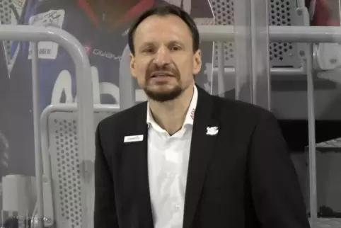 Adler-Trainer Pavel Gross