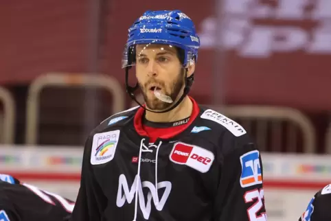 Adler-Stürmer Taylor Leier traf wenigstens gegen Düsseldorf. 
