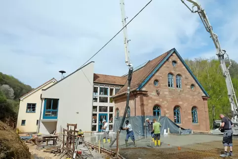 Der Kindergarten bekommt einen Anbau. Vor einem Jahr wurde die Bodenplatte betoniert. 