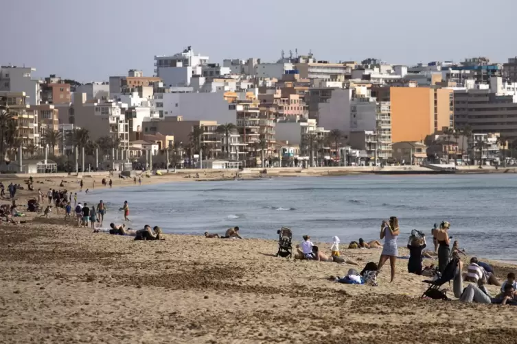 Der Strand von Palma de Mallorca, hier Ende März.