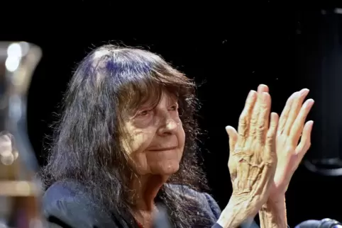 Nominiert: Die 96-jährige Poetin Friederike Mayröcker. Nominiert: Die 96-jährige Poetin Friederike Mayröcker.