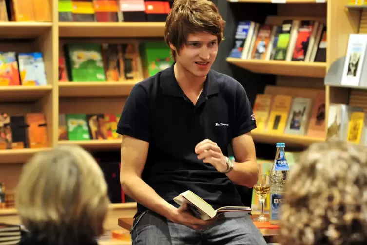 Benedict Wells in sehr jungen Jahren bei einer Lesung in der Buchhandlung Osiander in Neustadt.