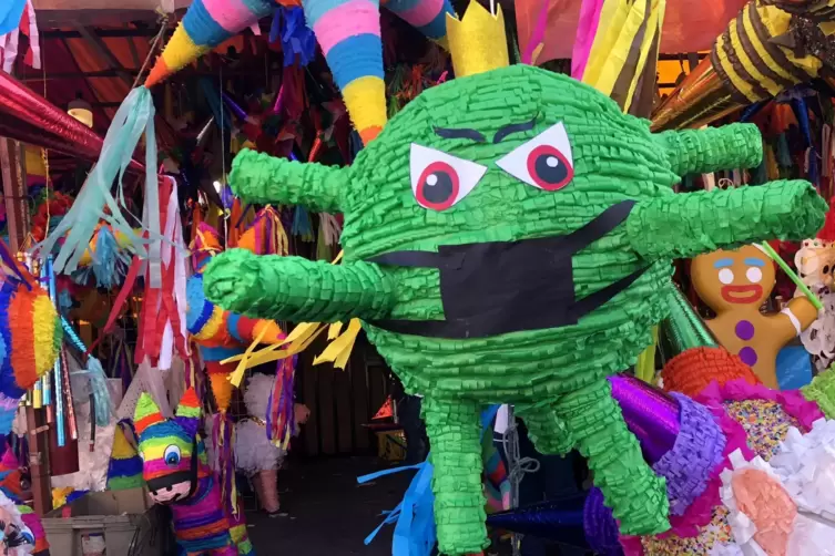 Unfreundlicher Geselle: Die giftgrüne Corona-Piñata ist der Renner auf Mexikos Märkten.