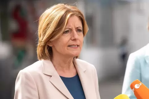  „Rheinland-Pfalz handelt, wir warten nicht auf die Bundes-Notbremse“, sagte Dreyer am Donnerstag. 