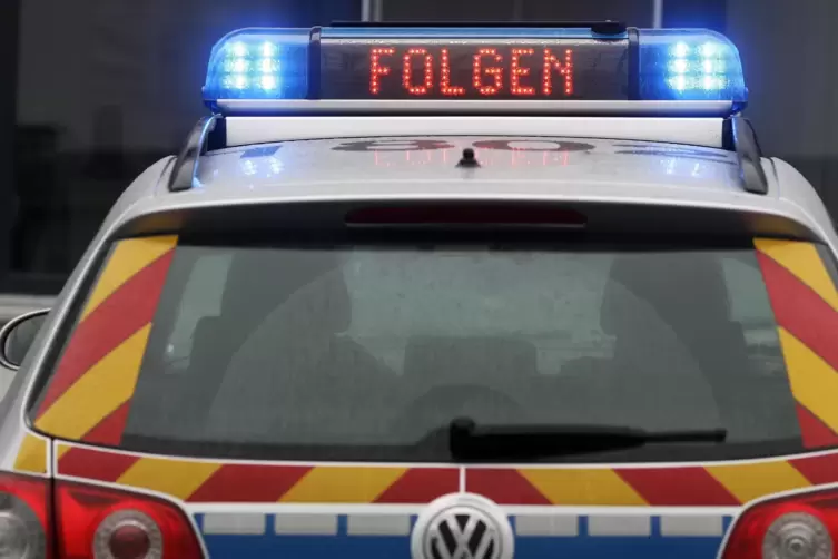 Der „Folgen“-Aufforderung der Autobahnpolizei Ruchheim hatte am Mittwochabend ein 20-jähriger Mercedesfahrer aus Speyer nicht Fo