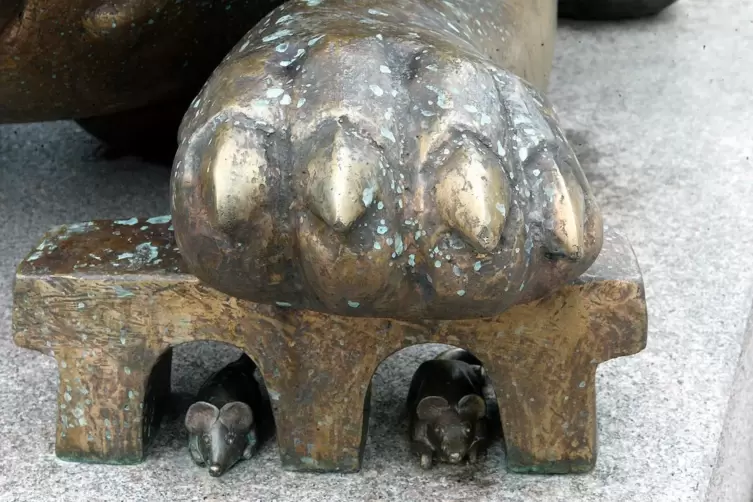 Details sind wichtig: Der Zweibr&uuml;cker L&ouml;we mag M&auml;use. 