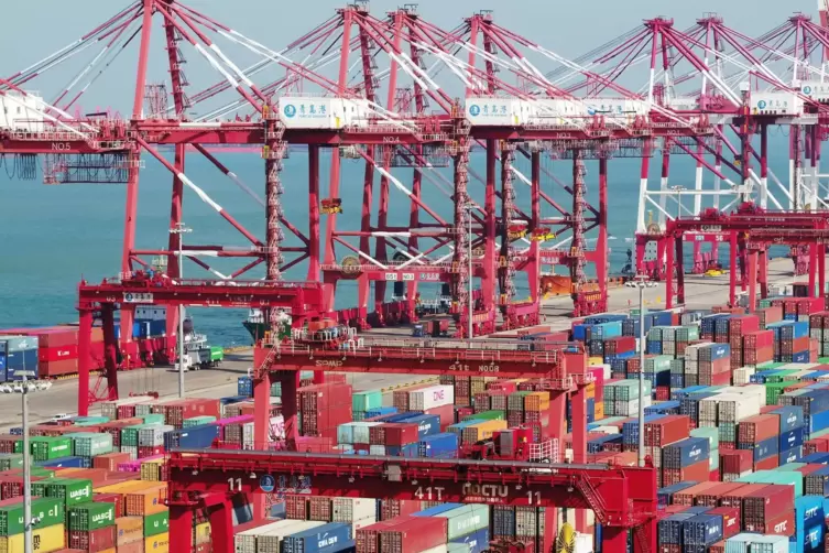 Chinas wirtschaftlichen Erholung hat ein Plateau erreicht: Der Hafen der ostchinesischen Stadt Qingdao. 