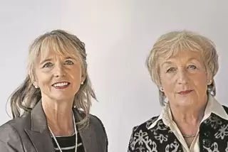 Gabriele Engel (links) und Ursula Klotmann praktizieren als systemische Therapeutinnen in Neustadt.