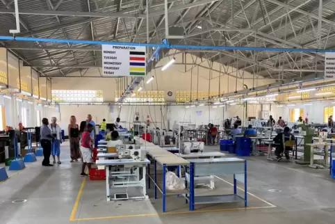 Die neue Schuhfabrik, die der Hauensteiner Unternehmer Carl-August Seibel in Kenia gebaut hat ...