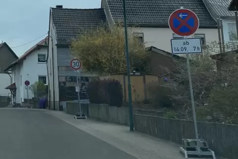 In der Poststraße gilt ein Parkverbot und Tempo 30, solange sie als Umleitung dient. 