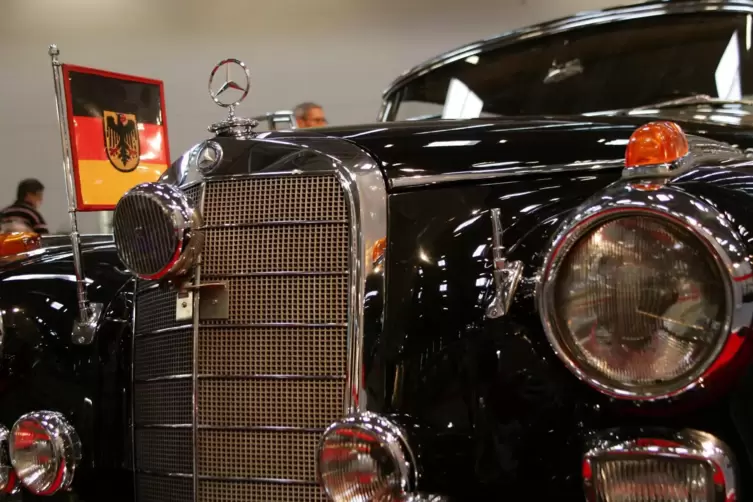 Der Mercedes Benz 300 D, Dienstwagen des Bundeskanzlers Konrad Adenauer.