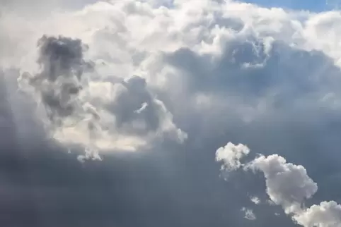 Zum Wochenbeginn erwartet die Menschen in Rheinland-Pfalz wechselhaftes Wetter. 