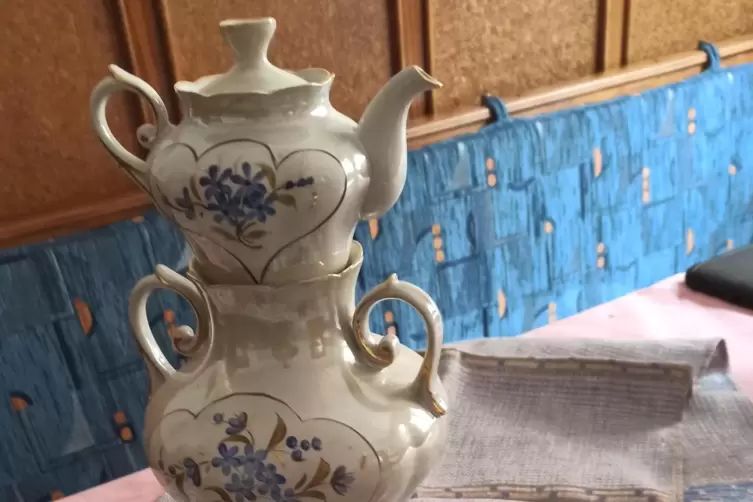 Marliese Schwarz&rsquo; Samowar ist ein gro&szlig;z&uuml;giges Geschenk aus Belarus. 