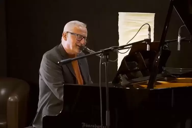 Konstantin Wecker sang nicht nur,... 