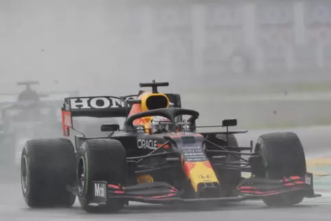 Raserei auf nassem Belag: Max Verstappen im Red-Bull-Honda. 