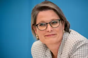 Bildungsministerin Stefanie Hubig (SPD) Bildungsministerin Stefanie Hubig (SPD)