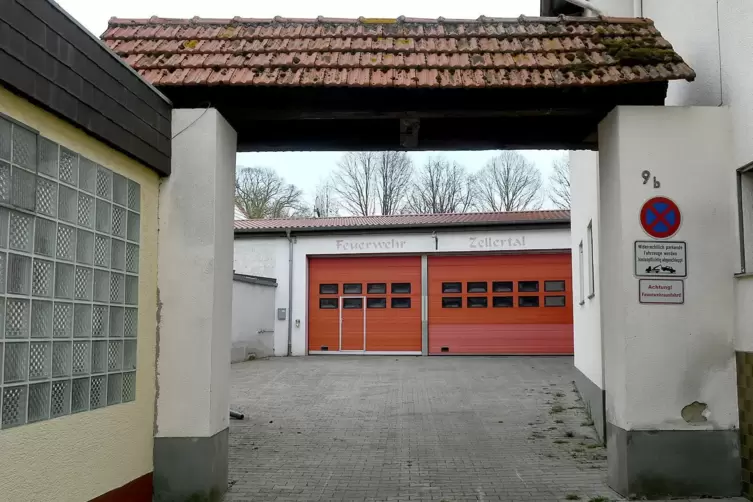 Im Feuerwehrhaus in Harxheim müssen dringend Wände, Böden und die Elektrik saniert werden. 
