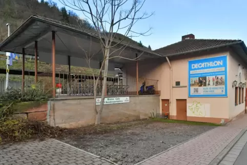 Das Testzentrum soll im Bahnhof Lambrecht untergebracht werden.