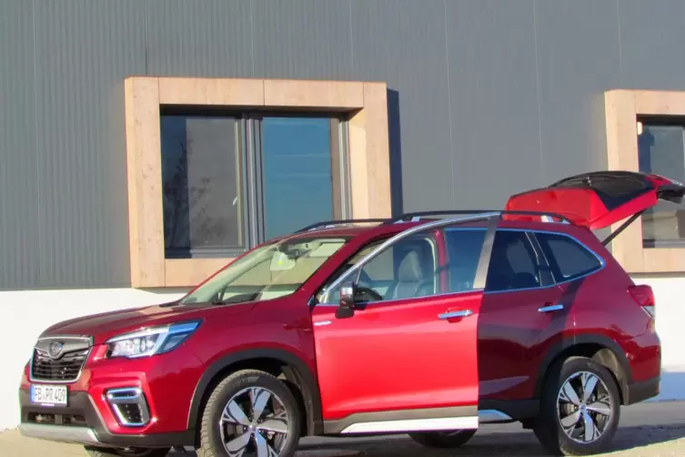 Kann sich in Stadt und Land sehen lassen: Subaru Forester. 