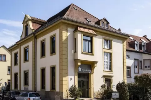 Das Gebäude: Immobilien-Center und Selbstbedienungsstandort. 