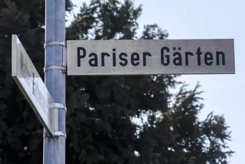 Dieses Straßenschild erinnert an den Bobenheim-Roxheimer Dorfteil Klein-Paris. 