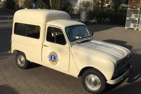 Mit dem Oldtimer unterwegs an der Weinstraße.