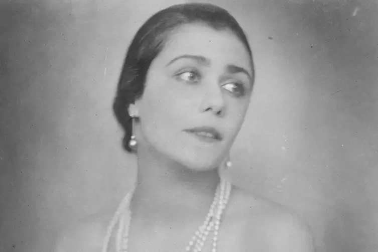 „Mit einer Art von prickelnder Würde spielt sie“, schwärmte ein Theaterkritiker über Maria Orska – hier 1925 –, die mit 37 Jahre