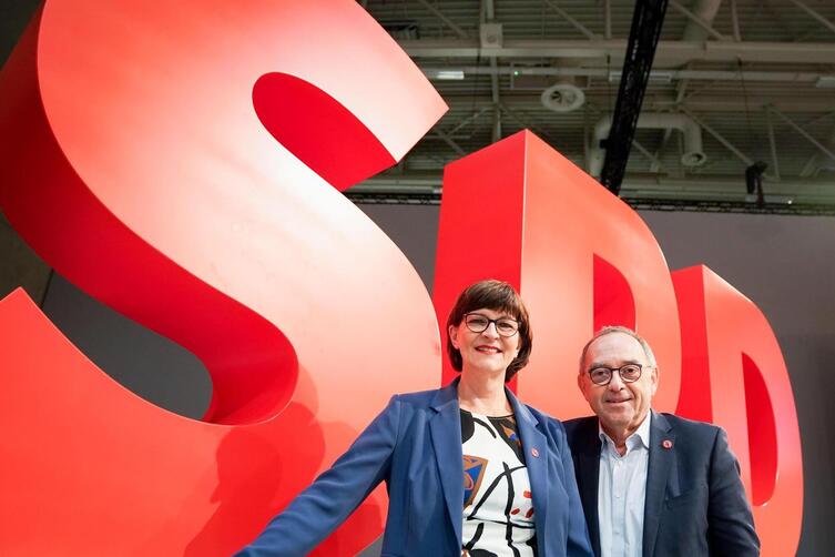 Stehen an der Spitze einer im Umfragetief versunkenen Partei: SPD-Vorsitzende Saskia Esken und Norbert Walter-Borjans. 