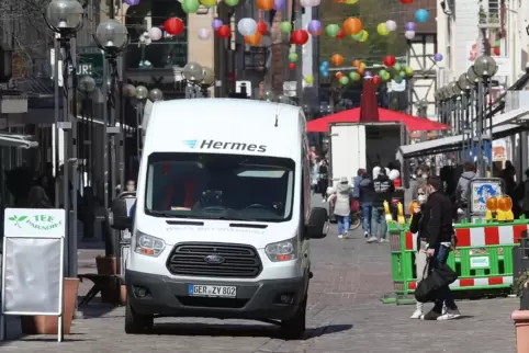 Das größte Problem in Fußgängerzonen sind Lieferdienste. Streit gibt es in Landau aber auch über Behindertenfahrten und andere g