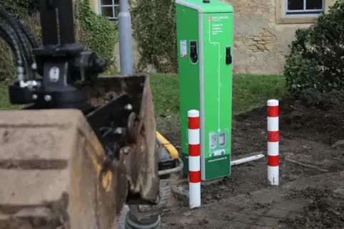 Die im Februar montierte Ladesäule der Pfalzwerke in Lauterecken.
