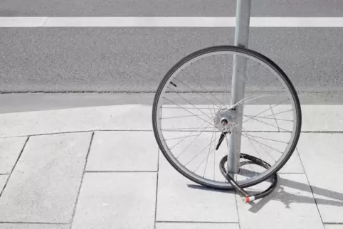 Wenn in Deutschland ein Fahrrad gestohlen wird, ist es meistens für immer weg. Das zeigt die polizeiliche Kriminalstatistik 2020