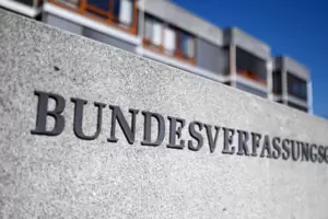Das Bundesverfassungsgericht machte keine Angaben dazu, wann mit einer Entscheidung zu rechnen sein könnte.
