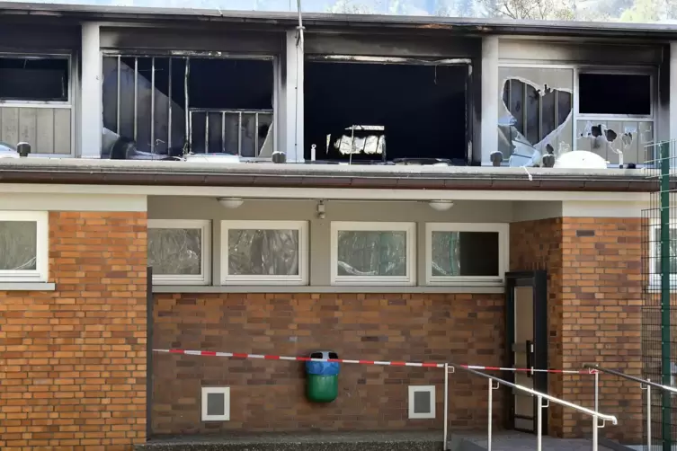 Die Folgen des Feuers in der Turnhalle aus den 1960er-Jahren betreffen auch das Sportangebot anderer Schulen. 