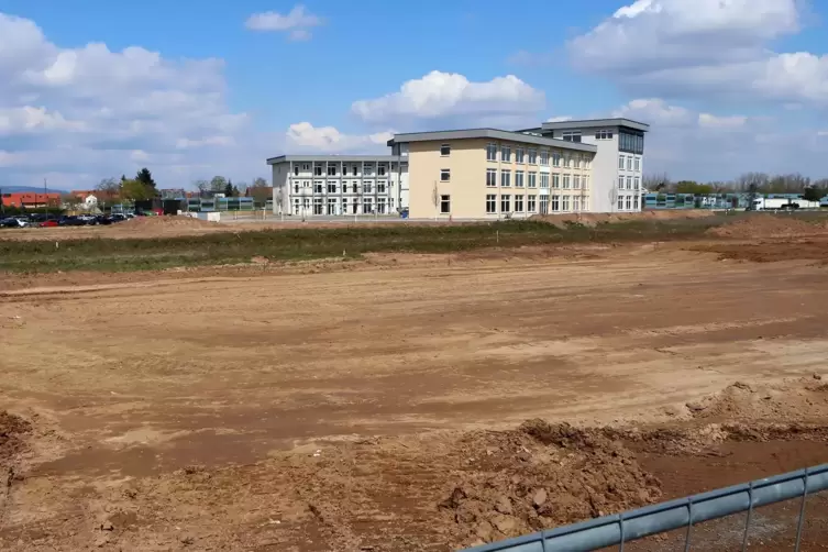 Auf diesem Grundst&uuml;ck im Gewerbegebiet D10 ist die Ansiedlung geplant. 