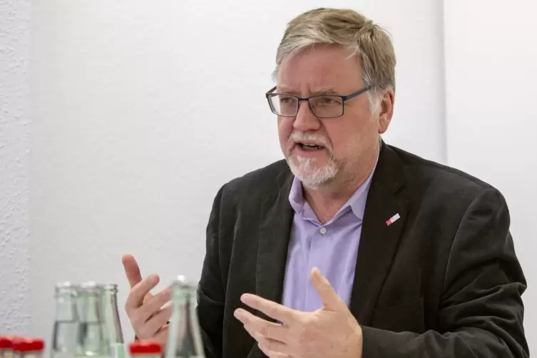Der SPD-Bundestagsabgeordnete Gustav Herzog setzt sich für eine Korrektur der überhöhten Corona-Inzidenzzahlen in Stadt und Land