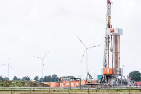 Am Unternehmen Wintershall DEA (hier ein Erdölbohrfeld in der Nähe von Nordhorn) hält die BASF 70 Prozent der Anteile. 