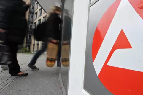 Die Frühjahrsbelebung auf dem Arbeitsmarkt hält an.