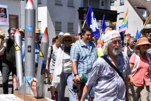 Im Juni 2019 demonstrierten die Friedensaktivisten zu Fuß gegen die Air Base.