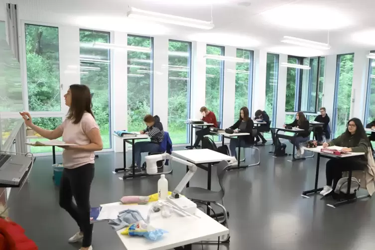 Eine schöne Schule – aber die IGS Rheinzabern könnte noch mehr Schüler aufnehmen. Unser Foto entstand beim Neustart nach dem Loc