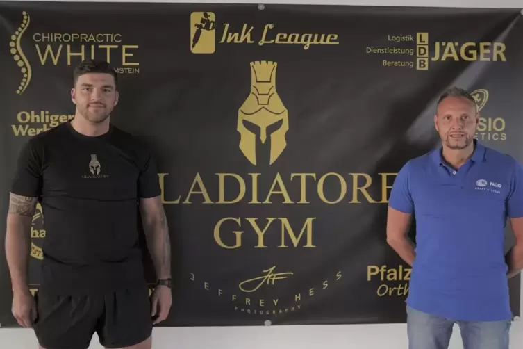Motorsportler Mike Jäger (rechts) und Kickboxer Patrick Vespaziani trainieren gemeinsam in Vespazianis Gym. 