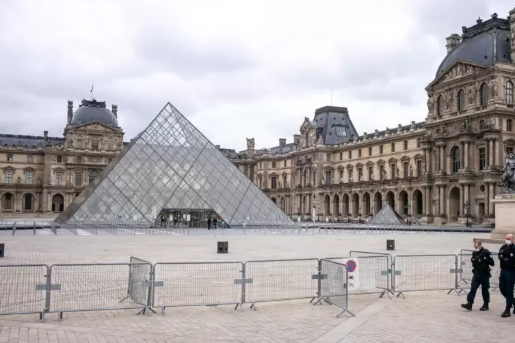 Ab Mitte Mai könnten einige Kultureinrichtungen wie der Louvre vielleicht schon wieder öffnen. 