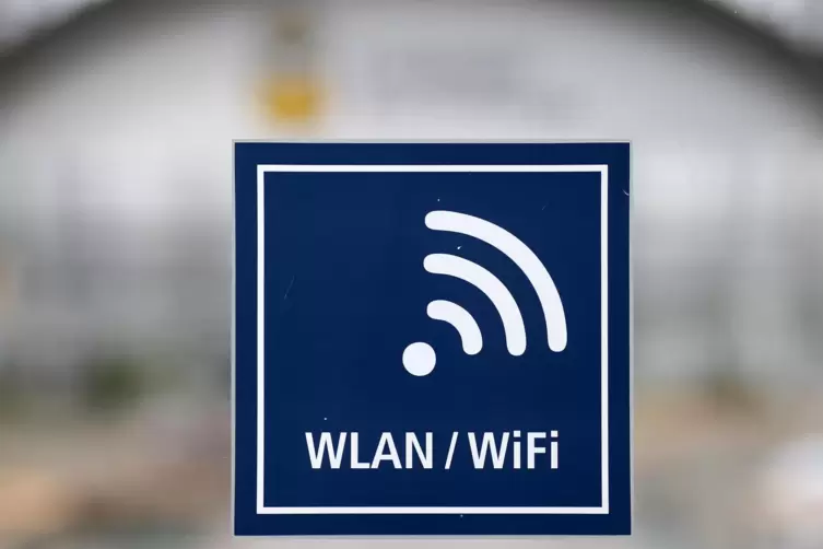 Bis Ende des Jahres sollen alle Schulen über WLAN-Verbindungen verfügen.