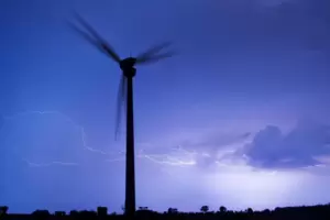 Das Konzentrationsgebot für Windkraftanlagen gilt bald nicht mehr, sie können dann auch einzeln stehen. 