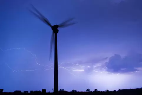 Das Konzentrationsgebot für Windkraftanlagen gilt bald nicht mehr, sie können dann auch einzeln stehen. 
