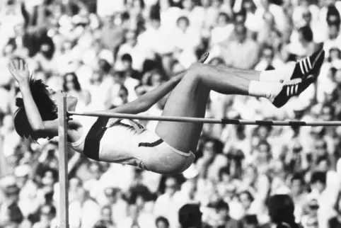 Als 16-Jährige sprang Ulrike Meyfarth 1972 bei den Olympischen Spielen in München die Weltrekordhöhe von 1,92 Metern und gewann 