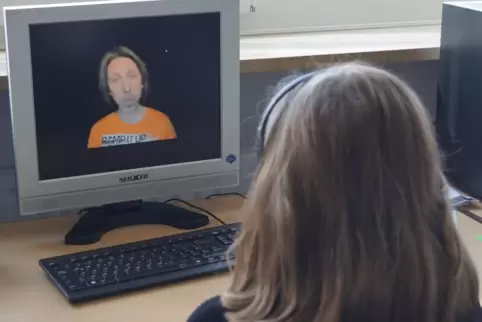 Dass Online-Lesungen Kinder trotz der räumlichen Distanz begeistern können, hat der Schauspieler und Sprechtrainer Rainer Rudlof