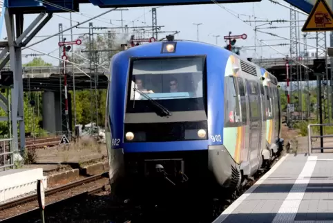 Der Zugverkehr im Bahnhof Wörth wird noch mit mechanischer Stellwerktechnik gesteuert. 