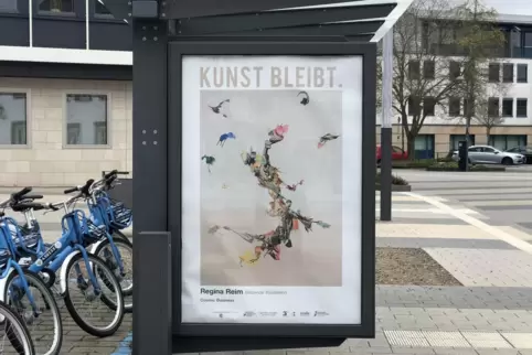 Am Deutschen Tor in Landau: das Plakat zu Regina Reim.